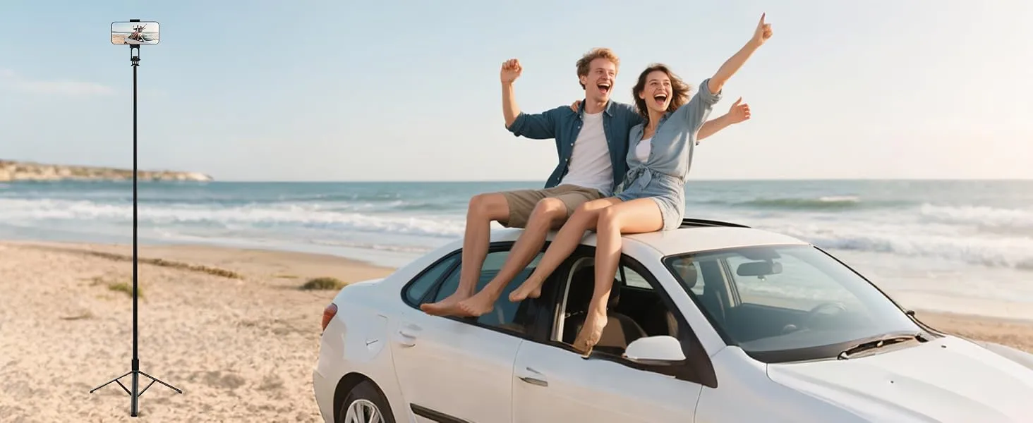 RISEOFLE statief op het strand dat twee vrienden op een auto fotografeert